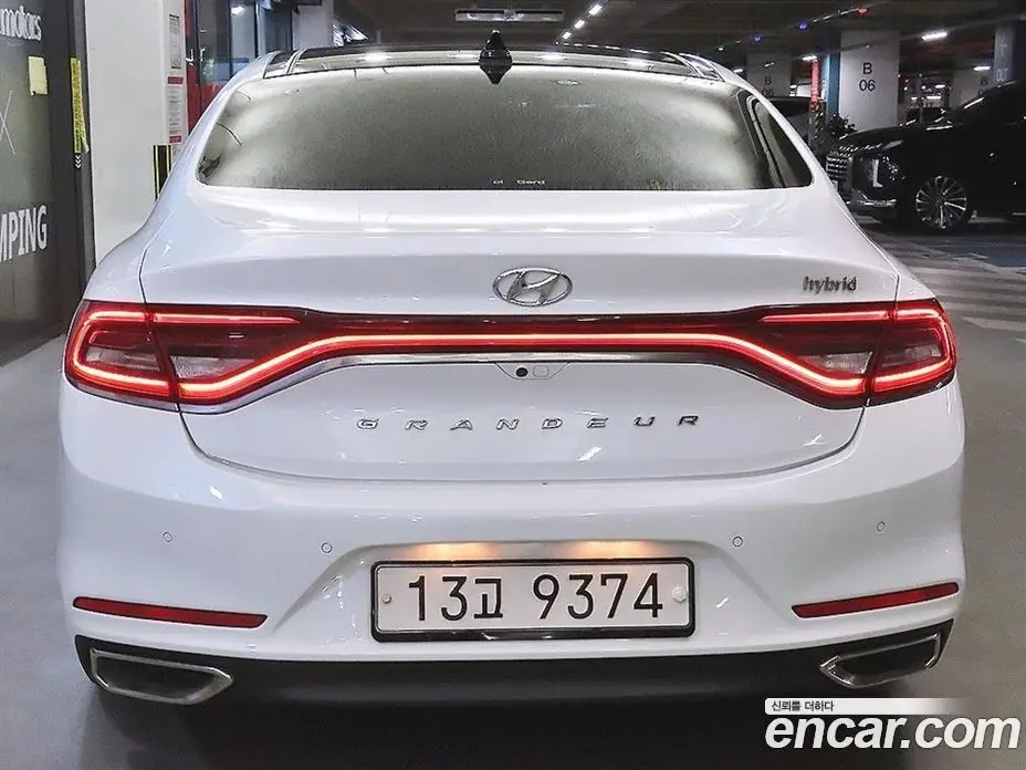 Hyundai Grandeur 2017 2.4 автомат (гидро), фото 4 Hyundai Grandeur 2017 2.4 автомат (гидро), фото 4