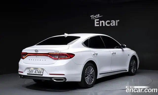 Hyundai Grandeur 2017 2.4 автомат (гидро), миниатюра 2