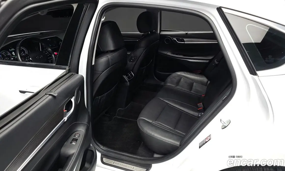 Hyundai Grandeur 2017 2.4 автомат (гидро), фото 12