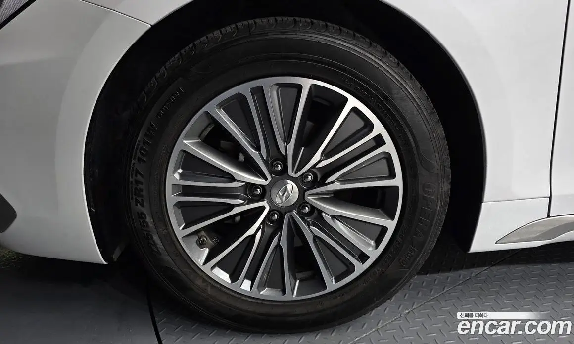 Hyundai Grandeur 2017 2.4 автомат (гидро), фото 5