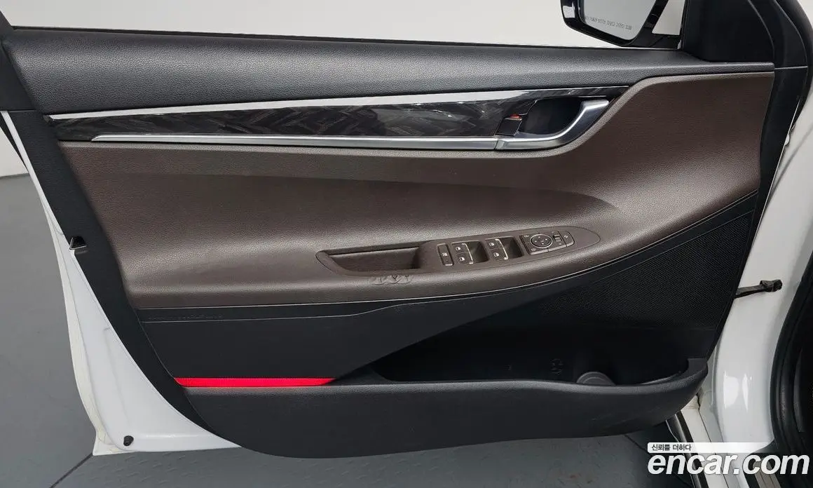 Hyundai Grandeur 2017 3.0 автомат (гидро), фото 13