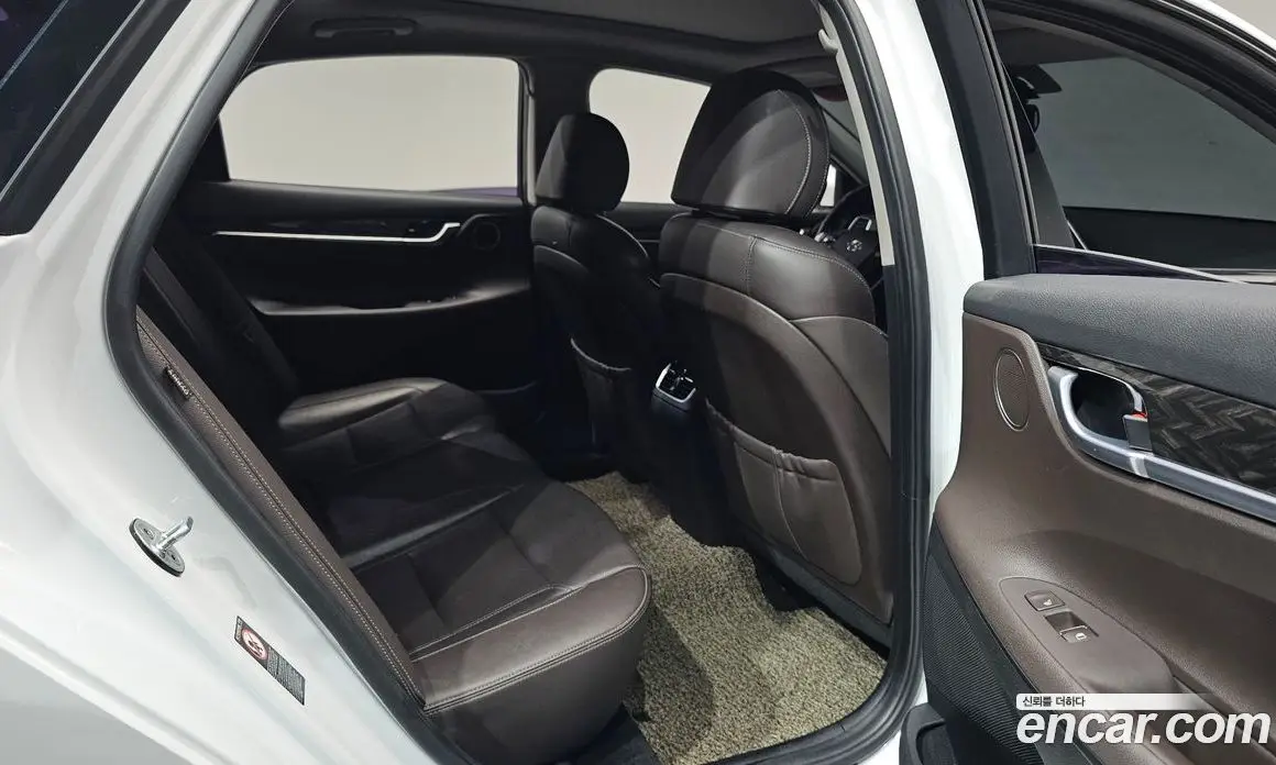 Hyundai Grandeur 2017 3.0 автомат (гидро), фото 16