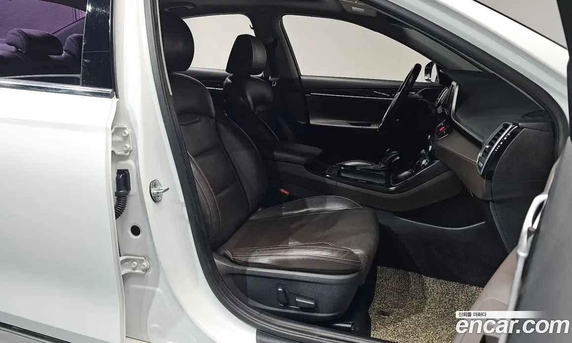 Hyundai Grandeur 2017 3.0 автомат (гидро), фото 17