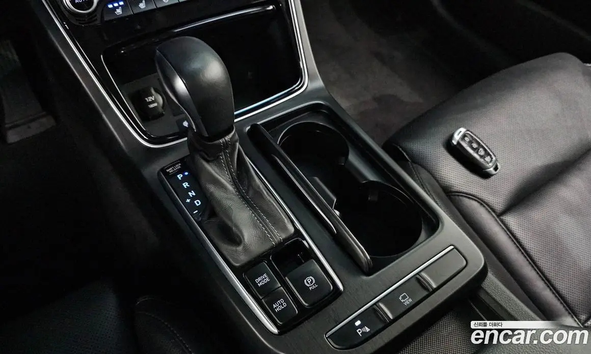 Hyundai Grandeur 2018 3.0 автомат (гидро), фото 11