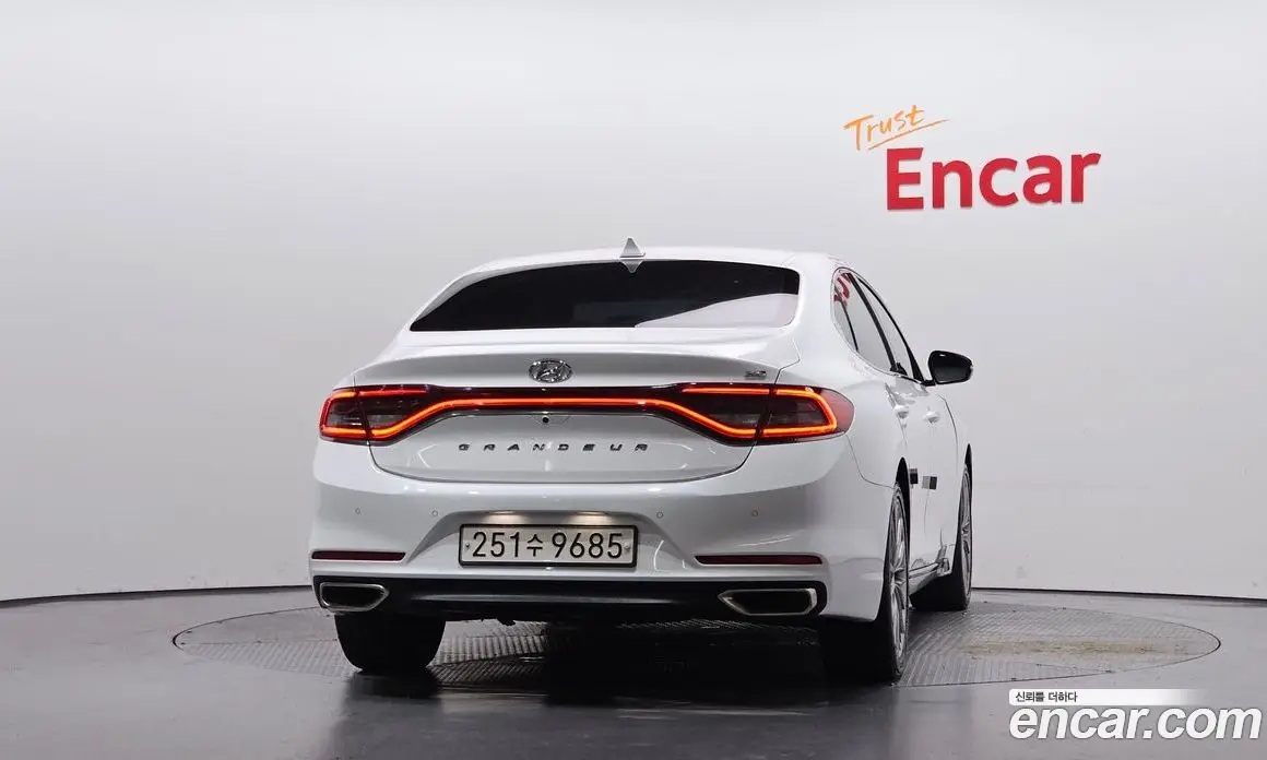 Hyundai Grandeur 2018 3.0 автомат (гидро), фото 3