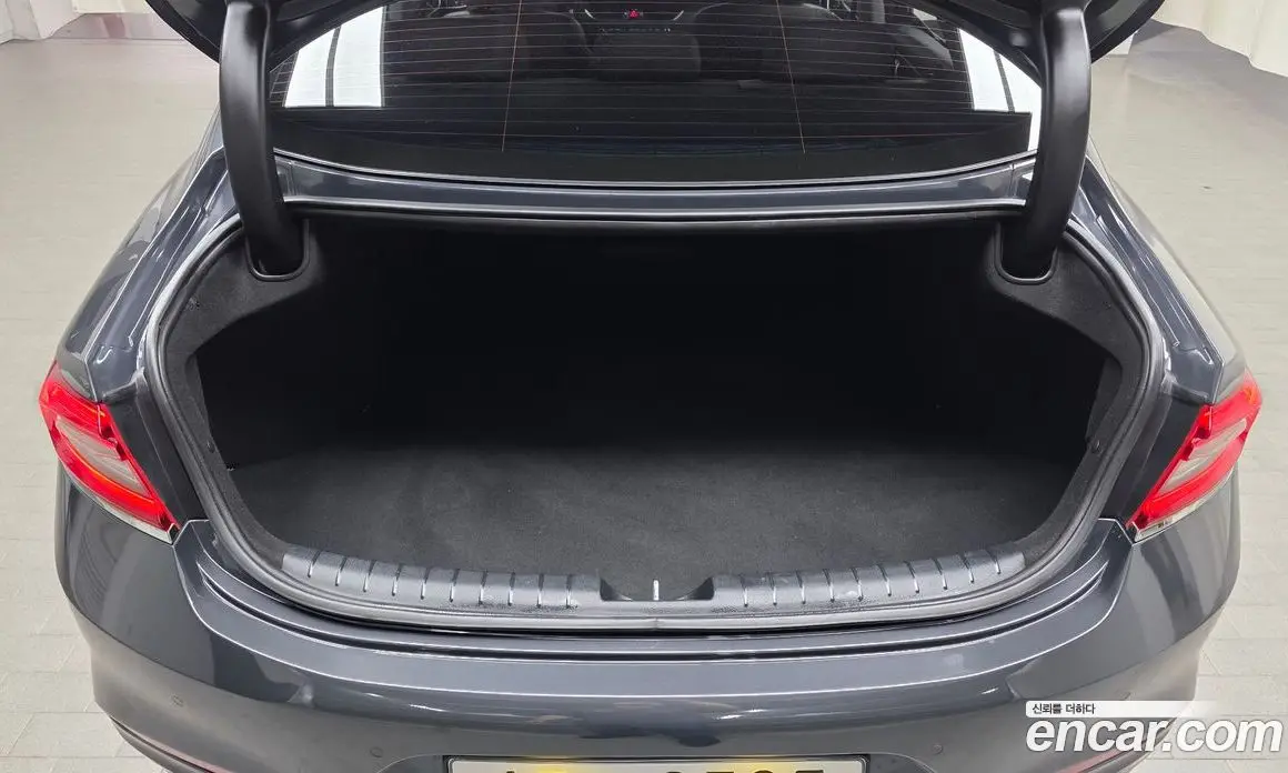 Hyundai Grandeur 2018 2.4 автомат (гидро), фото 16