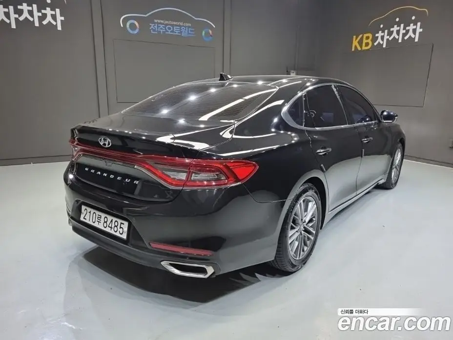 Hyundai Grandeur 2018 3.0 автомат (гидро), фото 16
