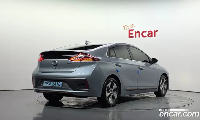 Hyundai Ioniq 2017 автомат (гидро), миниатюра 2