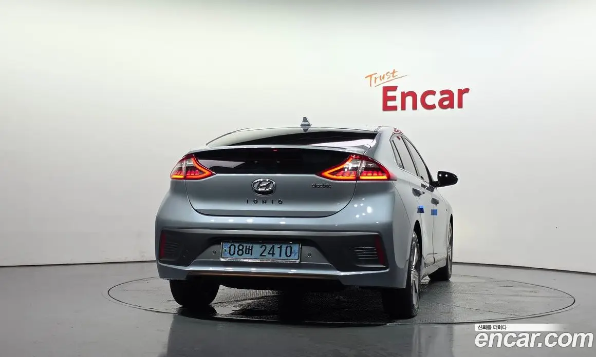 Hyundai Ioniq 2017 автомат (гидро), фото 4