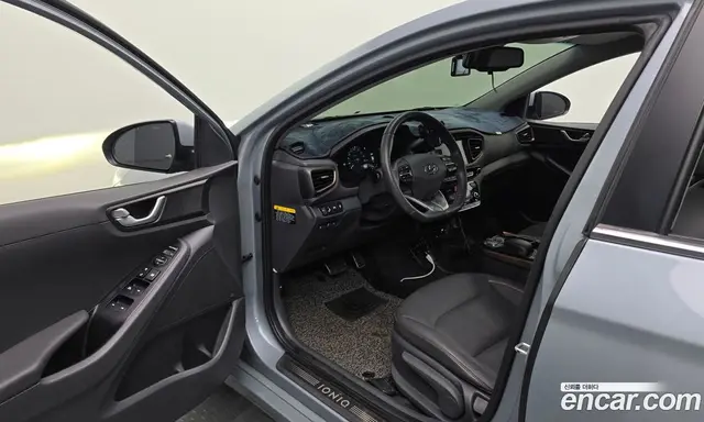 Hyundai Ioniq 2017 автомат (гидро), миниатюра 10
