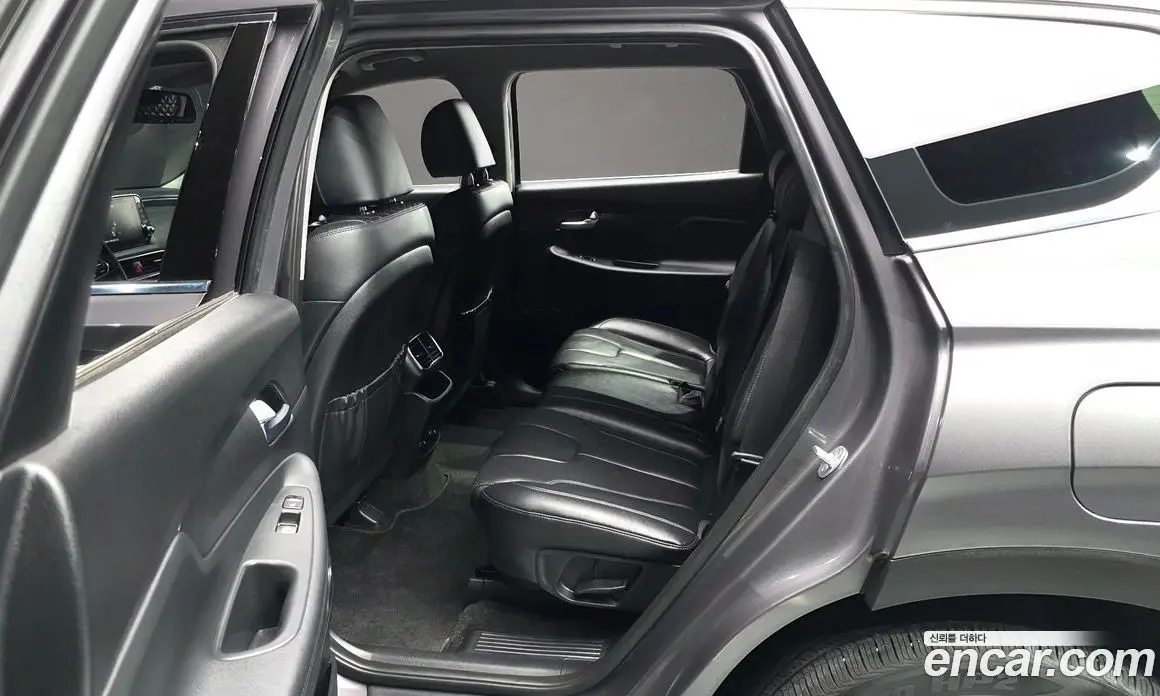 Hyundai Santa Fe 2018 2.0 автомат (гидро), фото 12 Hyundai Santa Fe 2018 2.0 автомат (гидро), фото 12
