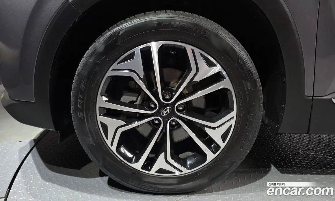 Hyundai Santa Fe 2018 2.0 автомат (гидро), фото 5 Hyundai Santa Fe 2018 2.0 автомат (гидро), фото 5