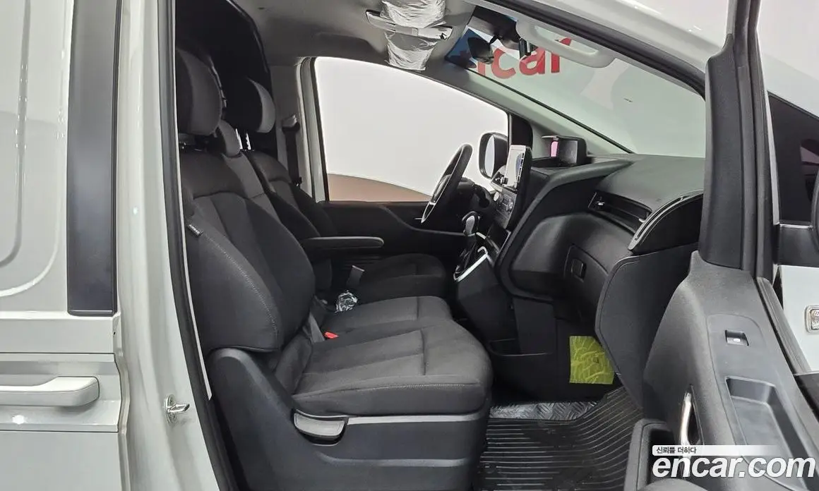 Hyundai Staria 2021 2.2 автомат (гидро), фото 11