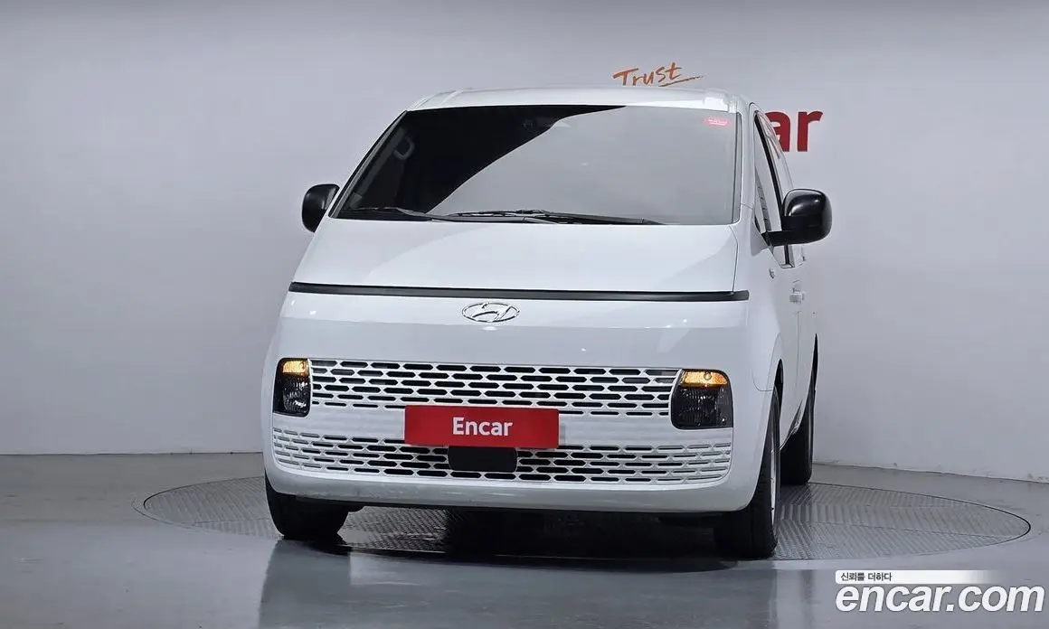 Hyundai Staria 2021 2.2 автомат (гидро), фото 3