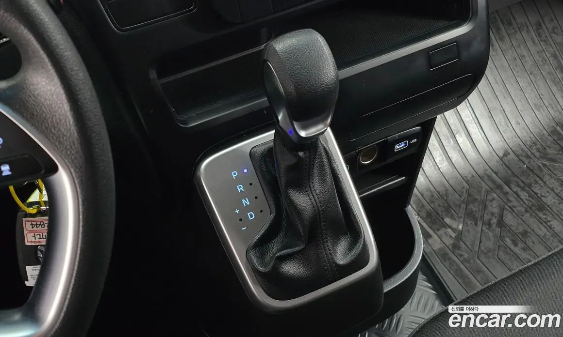 Hyundai Staria 2021 2.2 автомат (гидро), фото 9
