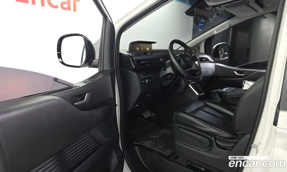 Hyundai Staria 2022 2.2 автомат (гидро), фото 13