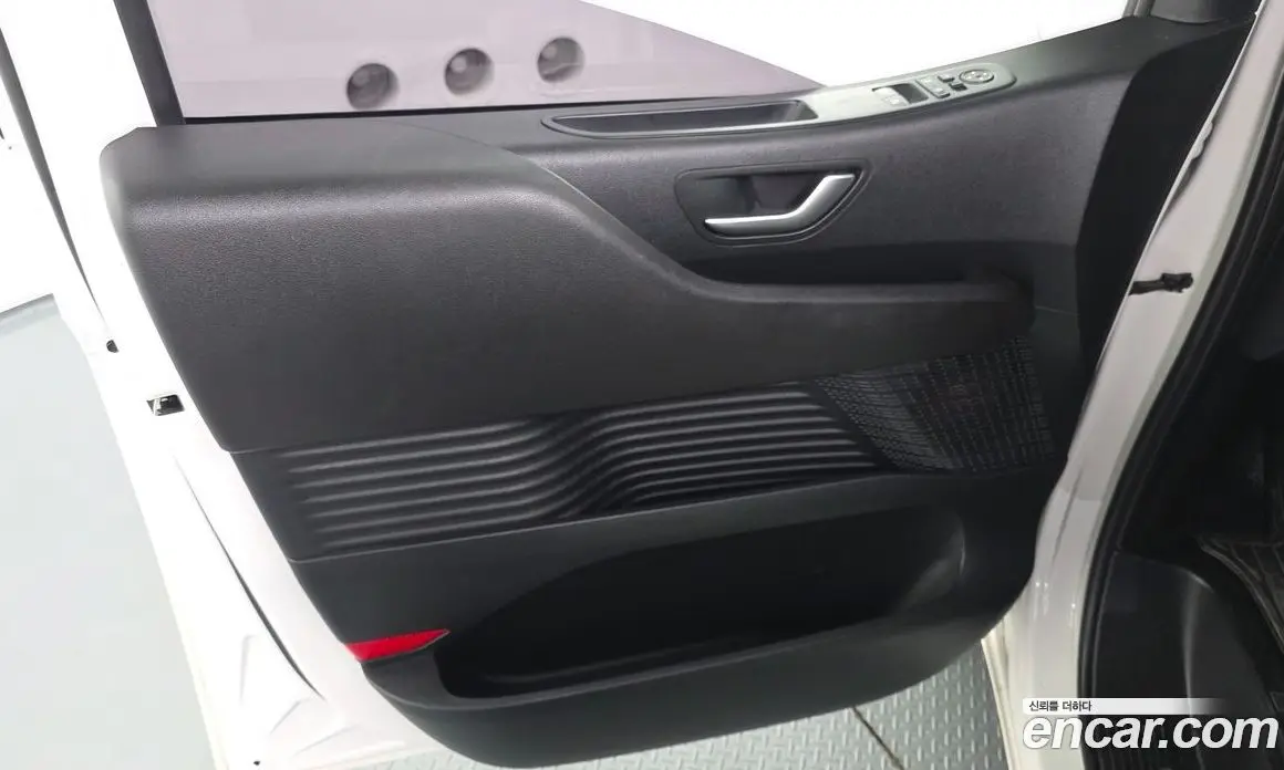 Hyundai Staria 2022 2.2 автомат (гидро), фото 14