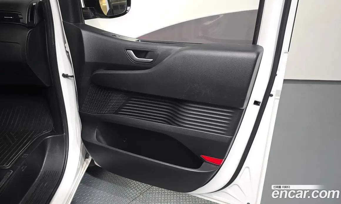 Hyundai Staria 2022 2.2 автомат (гидро), фото 15