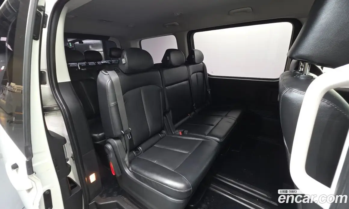 Hyundai Staria 2022 2.2 автомат (гидро), фото 18