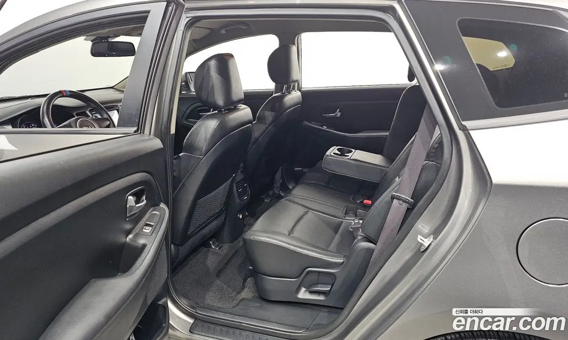 Kia Carens 2015 2.0 механика, фото 11 Kia Carens 2015 2.0 механика, фото 11
