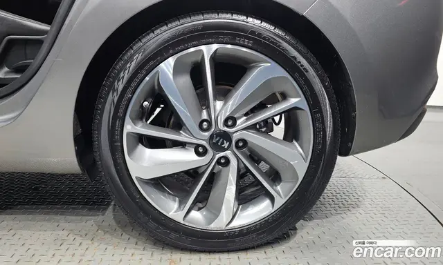 Kia Carens 2015 2.0 механика, миниатюра 5 Kia Carens 2015 2.0 механика, миниатюра 5