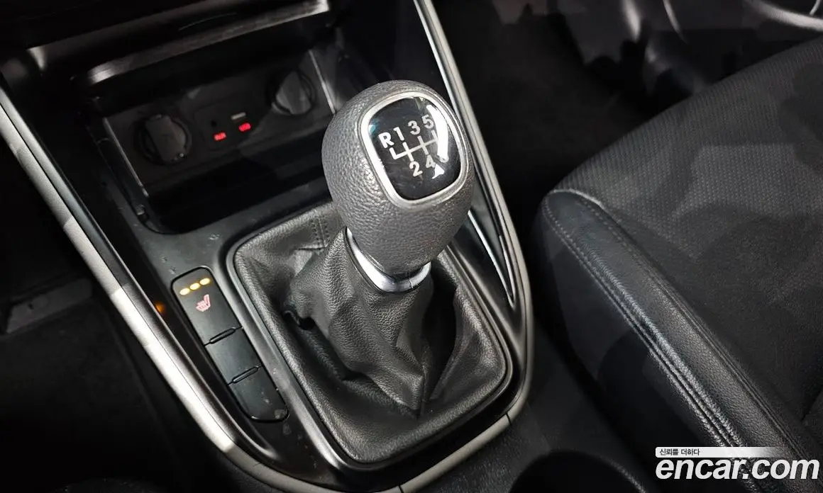 Kia Carens 2015 2.0 механика, фото 9 Kia Carens 2015 2.0 механика, фото 9