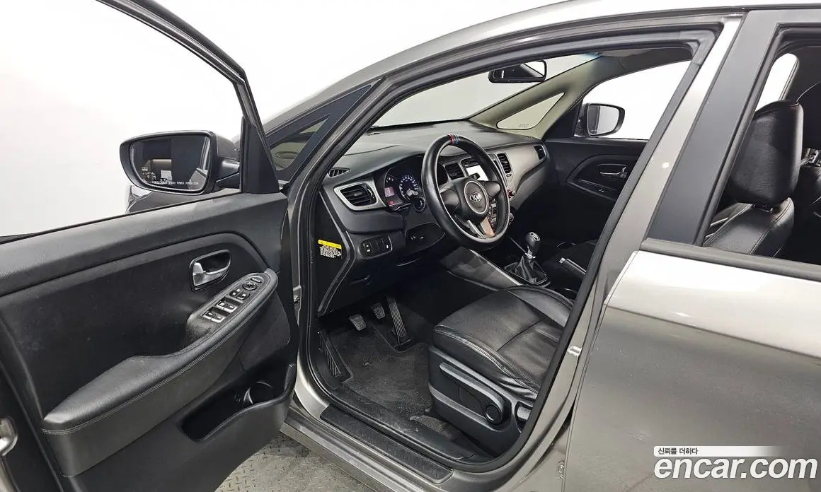 Kia Carens 2015 2.0 механика, фото 10 Kia Carens 2015 2.0 механика, фото 10