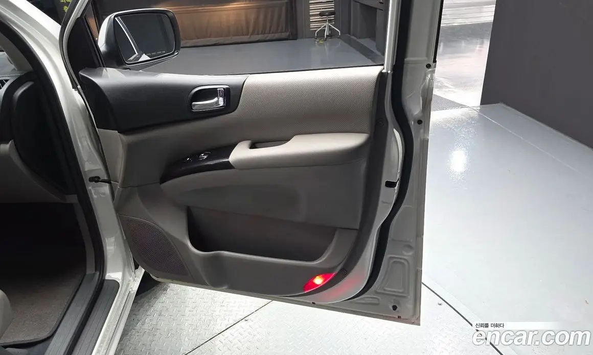 Kia Carnival 2013 2.2 автомат (гидро), фото 15
