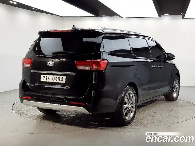Kia Carnival 2016 2.2 автомат (гидро), миниатюра 2