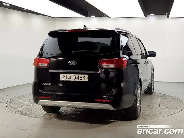 Kia Carnival 2016 2.2 автомат (гидро), миниатюра 4