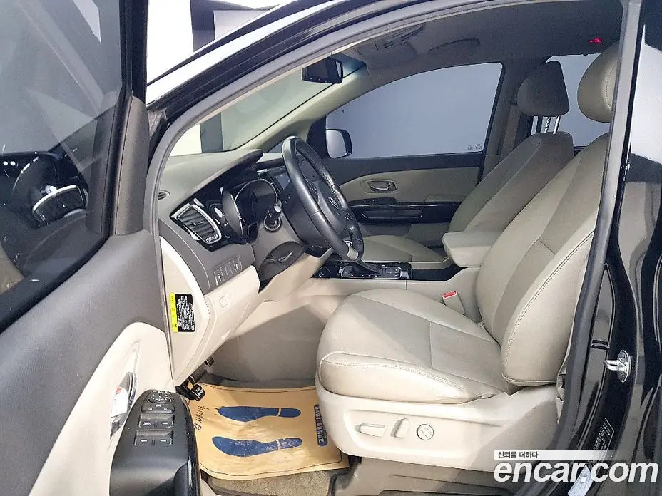 Kia Carnival 2016 2.2 автомат (гидро), фото 10