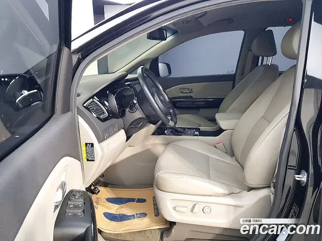 Kia Carnival 2016 2.2 автомат (гидро), миниатюра 10