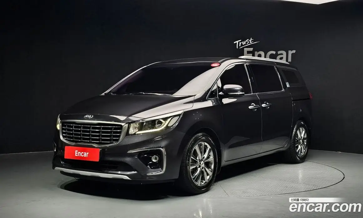 Kia Carnival 2018 2.2 автомат (гидро), фото 1 Kia Carnival 2018 2.2 автомат (гидро), фото 1