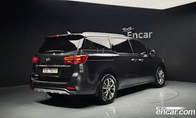 Kia Carnival 2018 2.2 автомат (гидро), миниатюра 2 Kia Carnival 2018 2.2 автомат (гидро), миниатюра 2