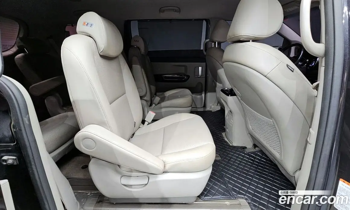 Kia Carnival 2018 2.2 автомат (гидро), фото 18 Kia Carnival 2018 2.2 автомат (гидро), фото 18