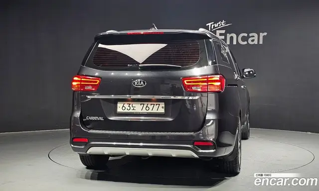 Kia Carnival 2018 2.2 автомат (гидро), миниатюра 4 Kia Carnival 2018 2.2 автомат (гидро), миниатюра 4