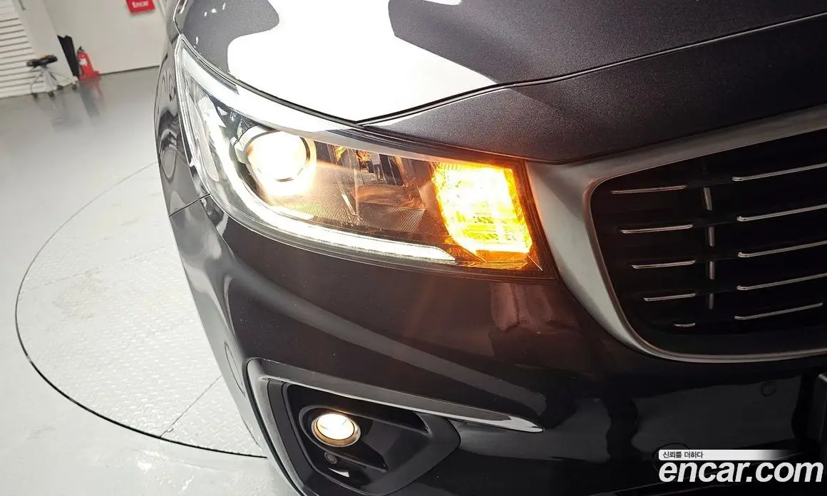 Kia Carnival 2018 2.2 автомат (гидро), фото 8 Kia Carnival 2018 2.2 автомат (гидро), фото 8