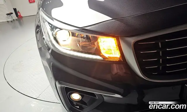 Kia Carnival 2018 2.2 автомат (гидро), миниатюра 8 Kia Carnival 2018 2.2 автомат (гидро), миниатюра 8