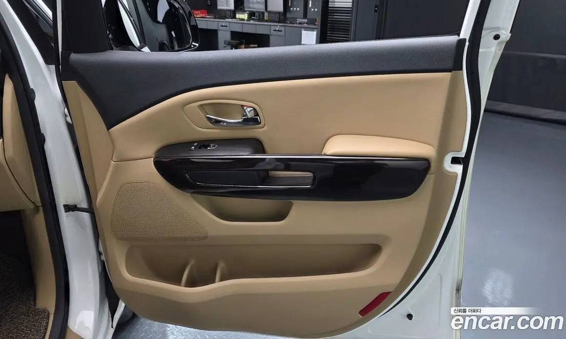 Kia Carnival 2018 2.2 автомат (гидро), фото 14 Kia Carnival 2018 2.2 автомат (гидро), фото 14