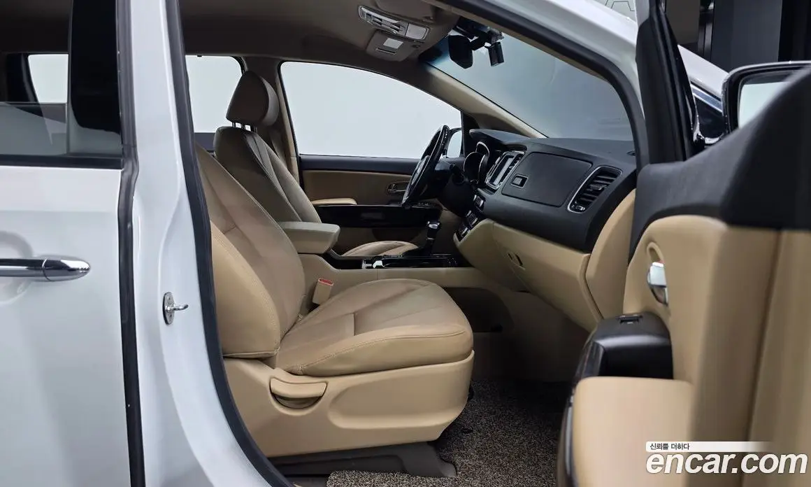 Kia Carnival 2018 2.2 автомат (гидро), фото 15 Kia Carnival 2018 2.2 автомат (гидро), фото 15