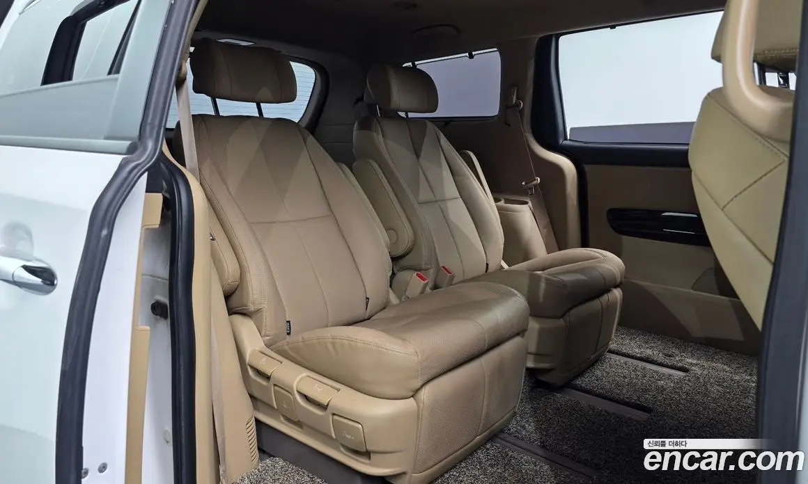 Kia Carnival 2018 2.2 автомат (гидро), фото 16 Kia Carnival 2018 2.2 автомат (гидро), фото 16