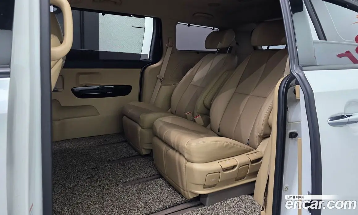 Kia Carnival 2018 2.2 автомат (гидро), фото 17 Kia Carnival 2018 2.2 автомат (гидро), фото 17