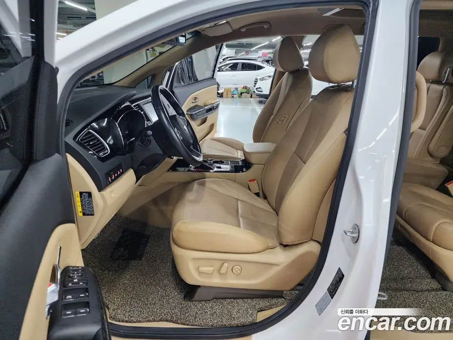 Kia Carnival 2018 2.2 автомат (гидро), фото 14