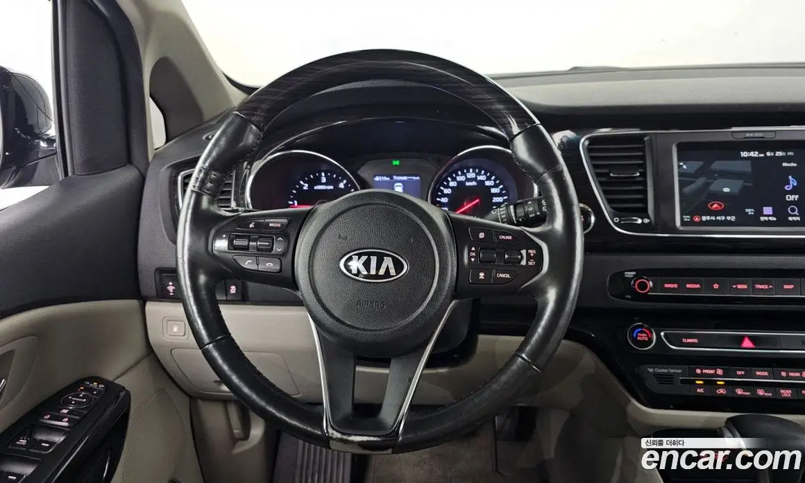 Kia Carnival 2020 2.2 автомат (гидро), фото 14 Kia Carnival 2020 2.2 автомат (гидро), фото 14