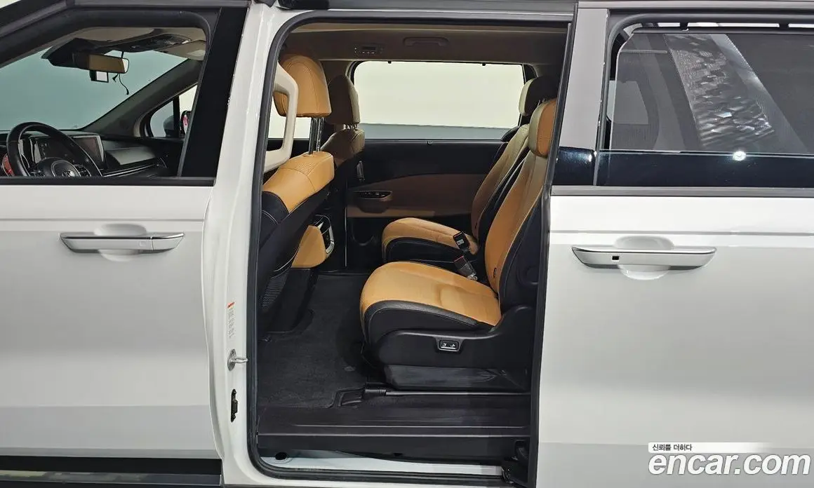 Kia Carnival 2021 2.2 автомат (гидро), фото 11