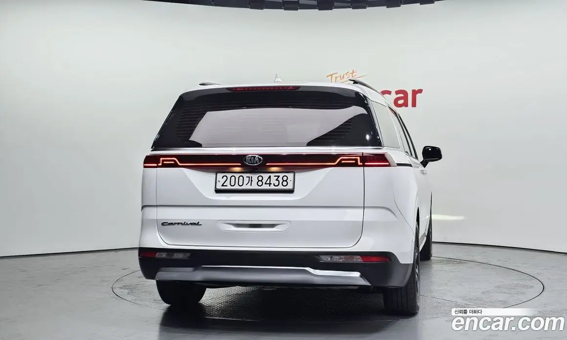 Kia Carnival 2021 2.2 автомат (гидро), фото 4