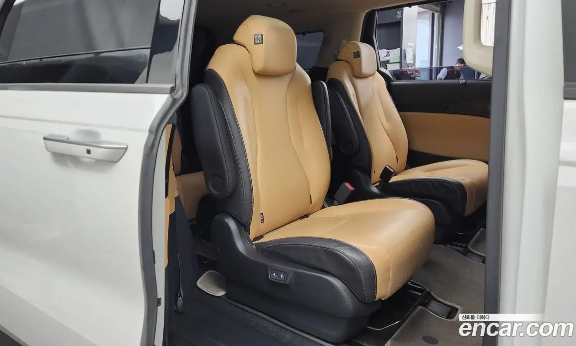 Kia Carnival 2021 2.2 автомат (гидро), фото 12