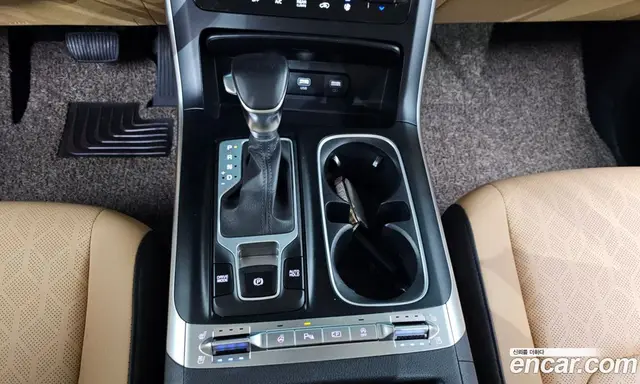 Kia Carnival 2022 2.2 автомат (гидро), миниатюра 9