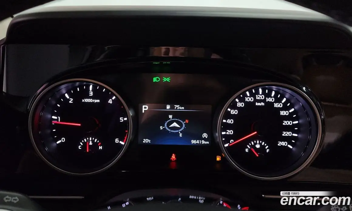 Kia Carnival 2022 2.2 автомат (гидро), фото 11 Kia Carnival 2022 2.2 автомат (гидро), фото 11
