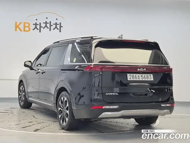 Kia Carnival 2023 2.2 автомат (гидро), миниатюра 4